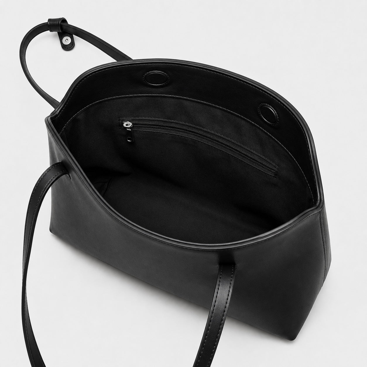 Noir Reserve Shoulder Bag