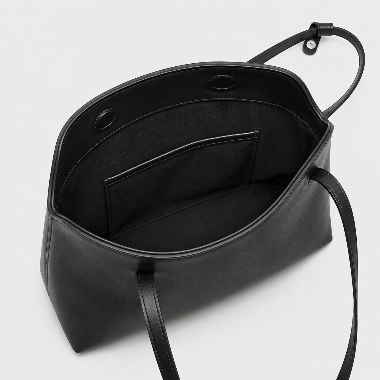 Noir Reserve Shoulder Bag