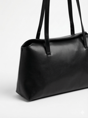 Noir Reserve Shoulder Bag