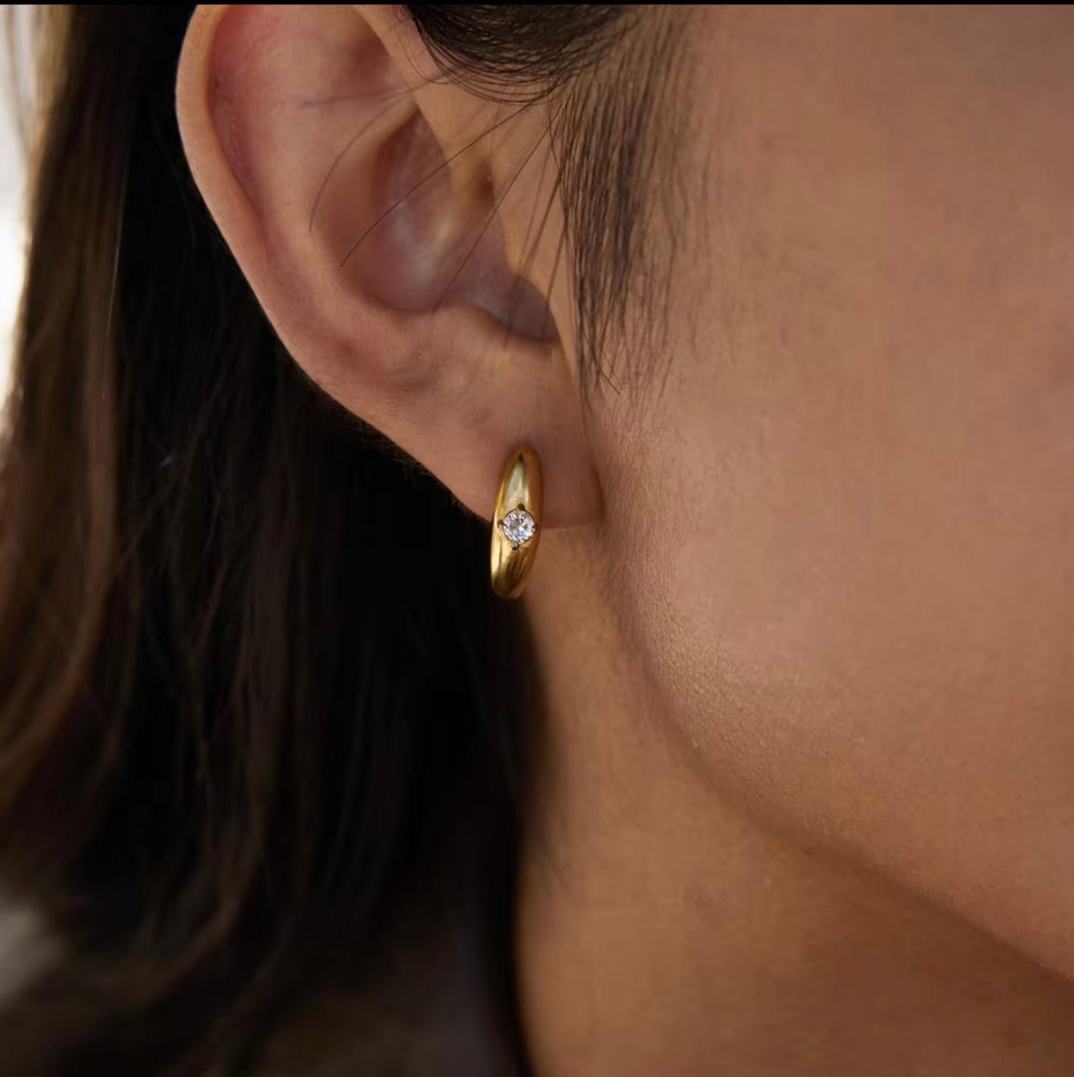 Amora Hoops