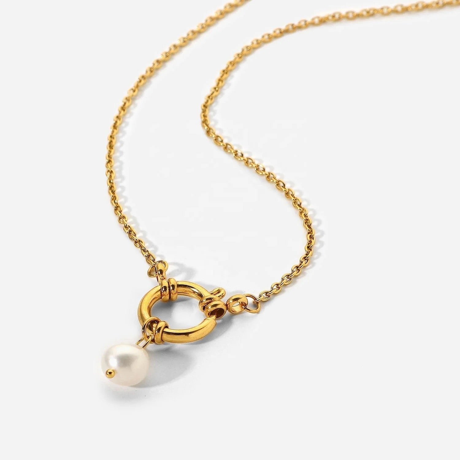 Shine In Pearl Necklace