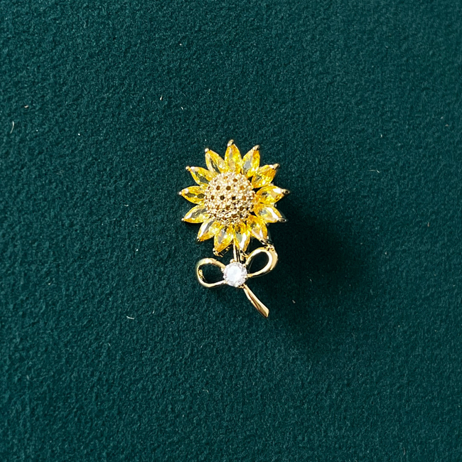 Chrysa Glow brooch