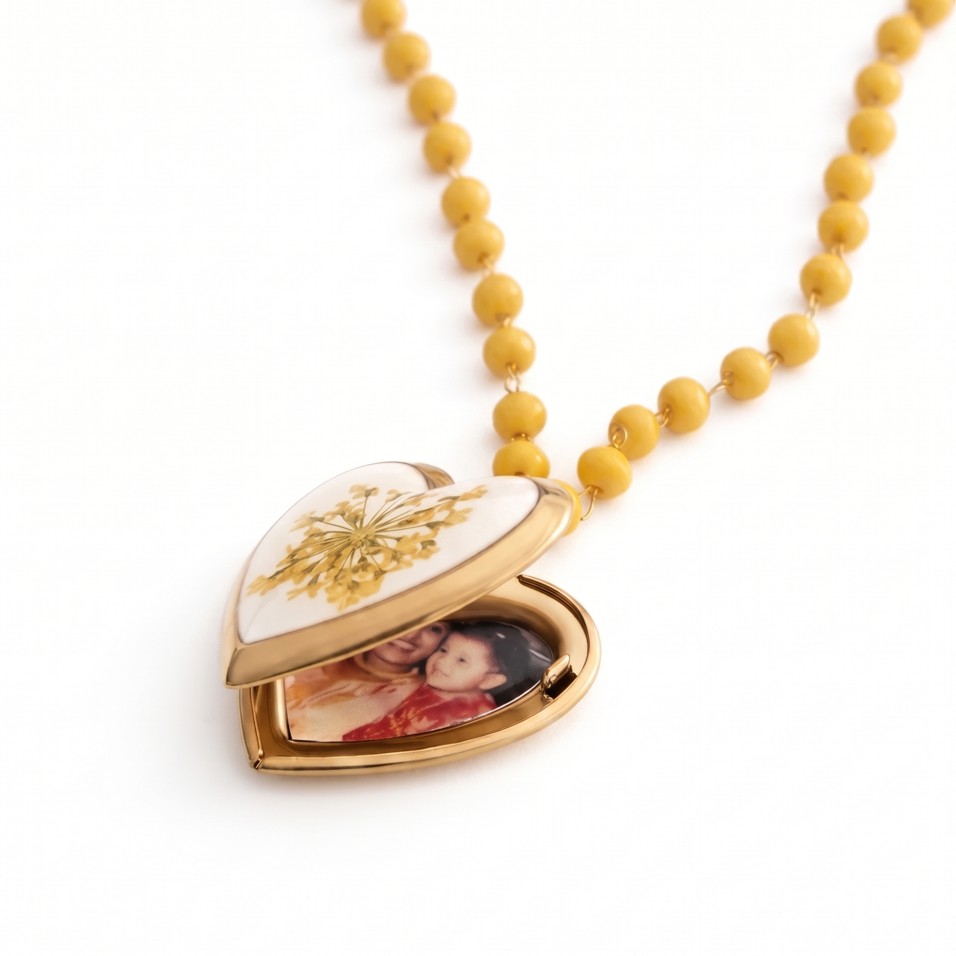 Custom photo heart pendant necklace – Always With You engraved gold photoheart necklace India
