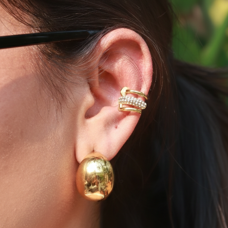 Aura ear cuff lifestyle image – gold-plated stackable ear cuff for women India
