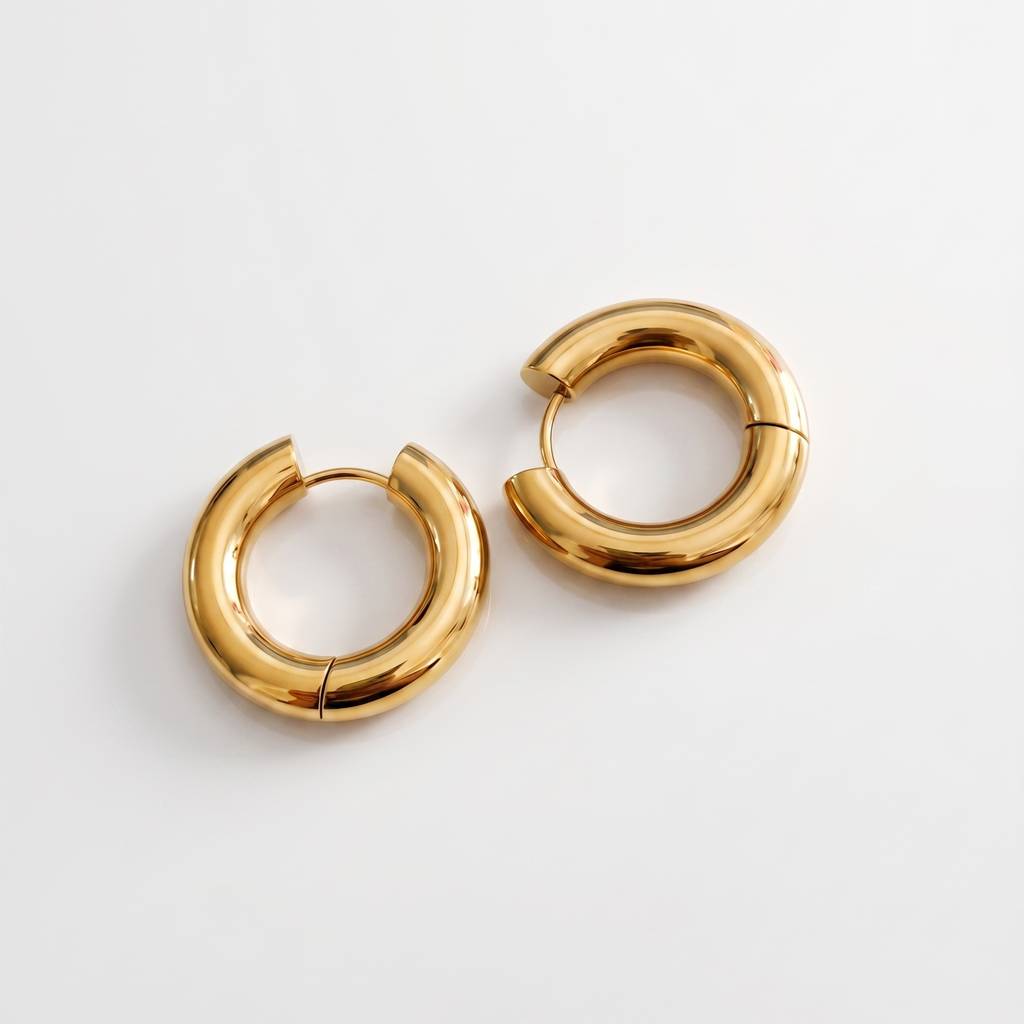 Minimal Gold Hoops (Medium)