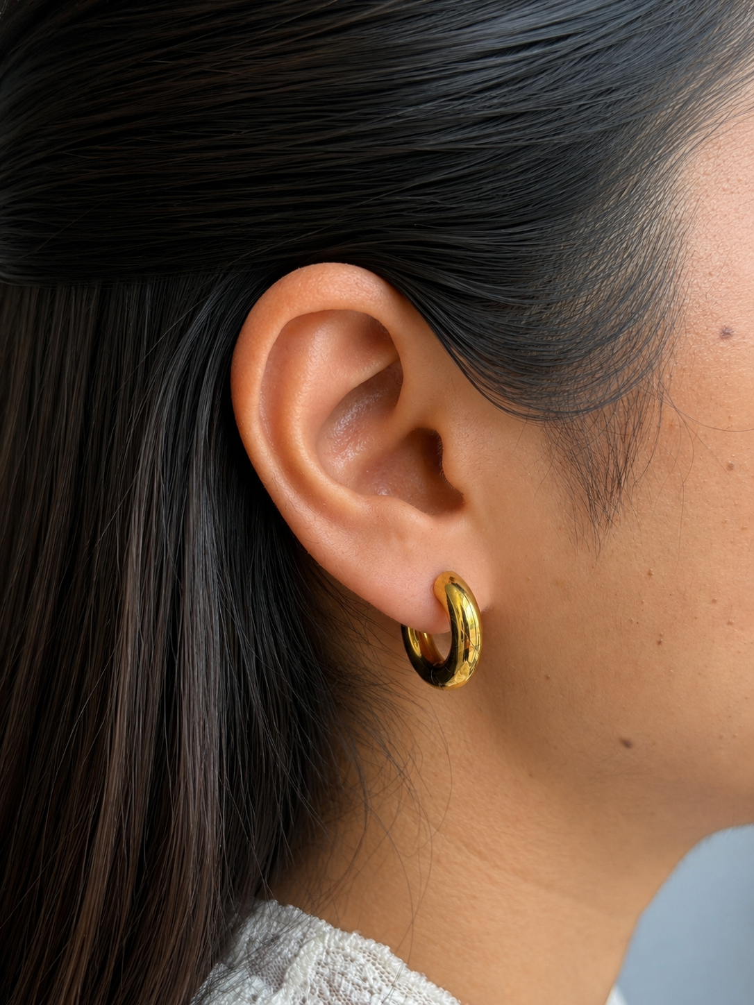 Minimal Gold Hoops (Small)